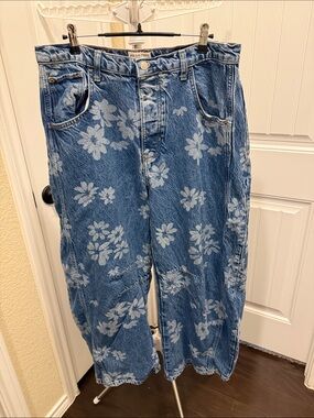 We the Free Good Luck Daisy Printed Barrel Jeans